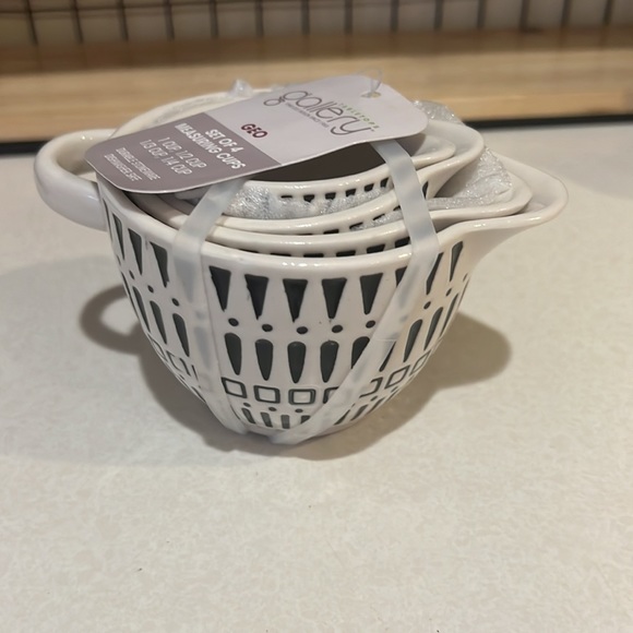 Tabletops Gallery GEO Set Of 4 Measuring Cups Set - Picture 6 of 6